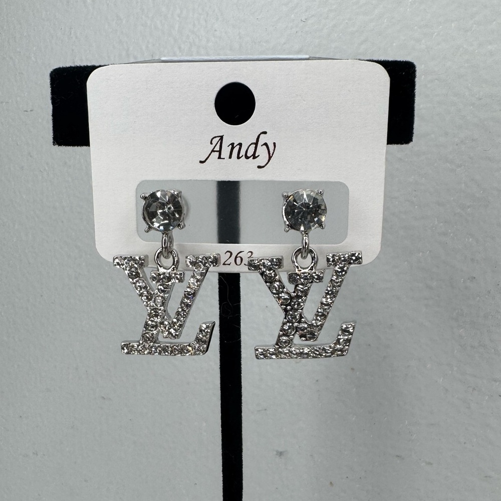 Earrings - Picture 6 of 10